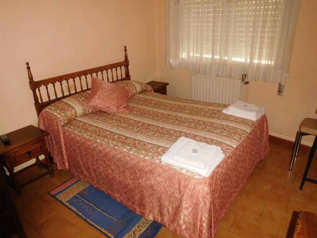 Pension Estrada Сантьяго-де-Компостела Экстерьер фото