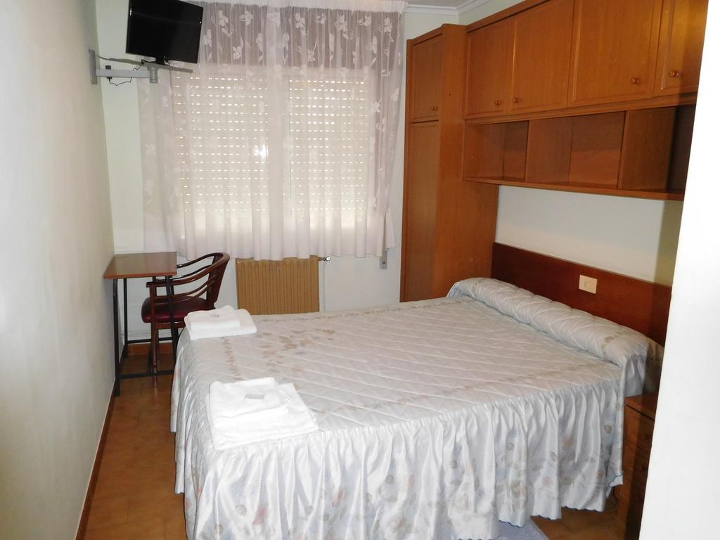 Pension Estrada Сантьяго-де-Компостела Экстерьер фото