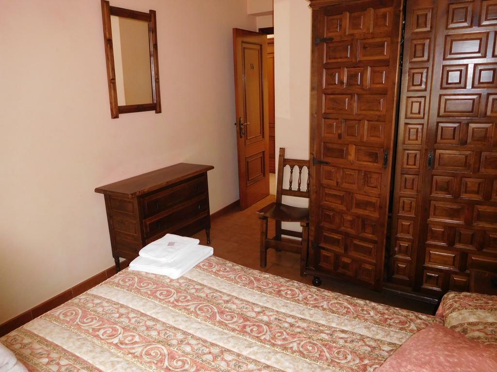 Pension Estrada Сантьяго-де-Компостела Экстерьер фото