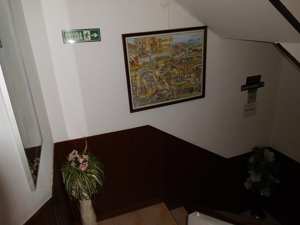 Pension Estrada Сантьяго-де-Компостела Экстерьер фото